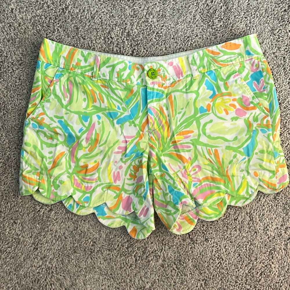 Lilly Pulitzer buttercup scallop edge shorts